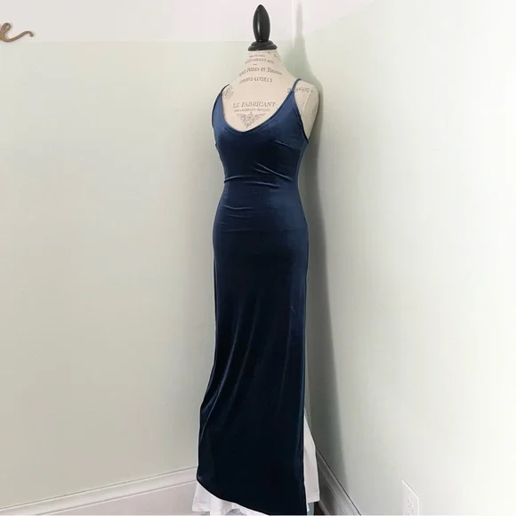 PROM Midnight blue velvet formal dress gown with strappy back and high slit - Picture 15 of 16
